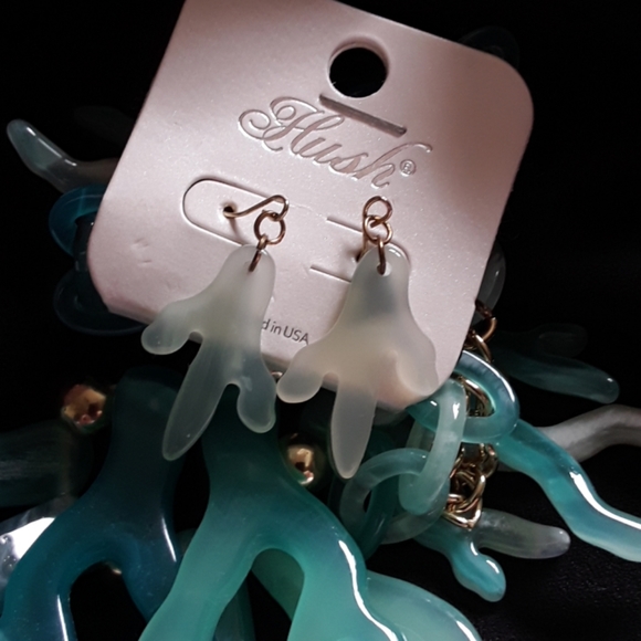 CORAL NECKLACE SET - Picture 7 of 7